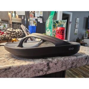 OOFOOS Oolala Luxe Flip Flop Sandals Women's Size 7 Black Metallic Thong Comfort